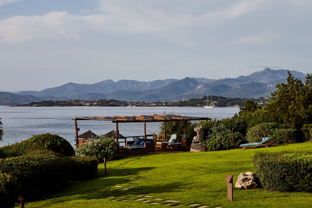 Breathtaking Beachfront Vacation Villa