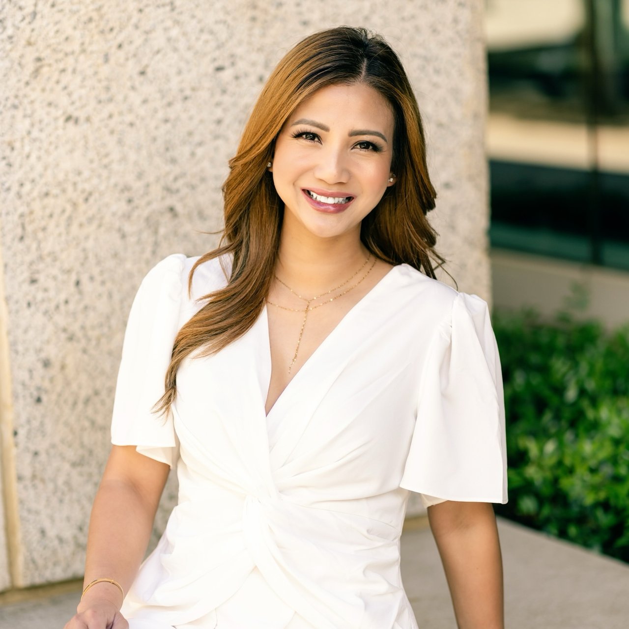 Jobelle Salindong Fremont, CA Real Estate Agent Headshot