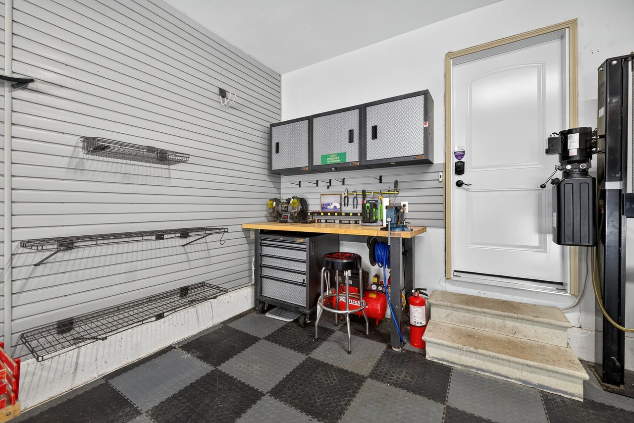 6 Falling Leaf Crt, Aurora