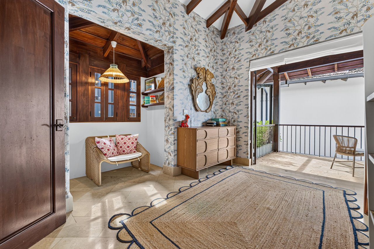 16 Calle La Ronda | Renovated Three-Bedroom Home Steps from Playa Danta