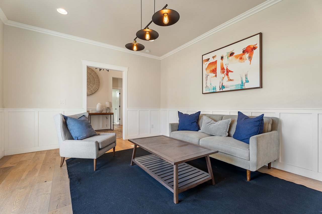 3838 E DEVONSHIRE Avenue