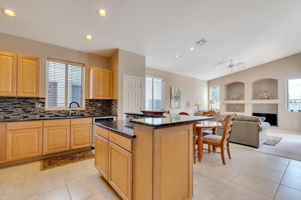 360 W Sacaton Canyon Dr