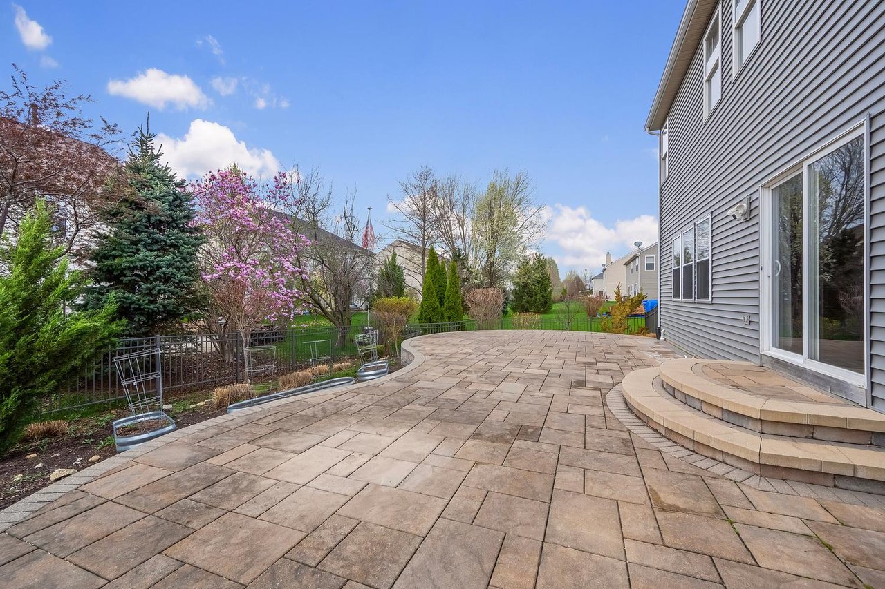 1234 Blackberry Creek Dr, Elburn IL – Updated Home with Space, Style, and a Prime Location