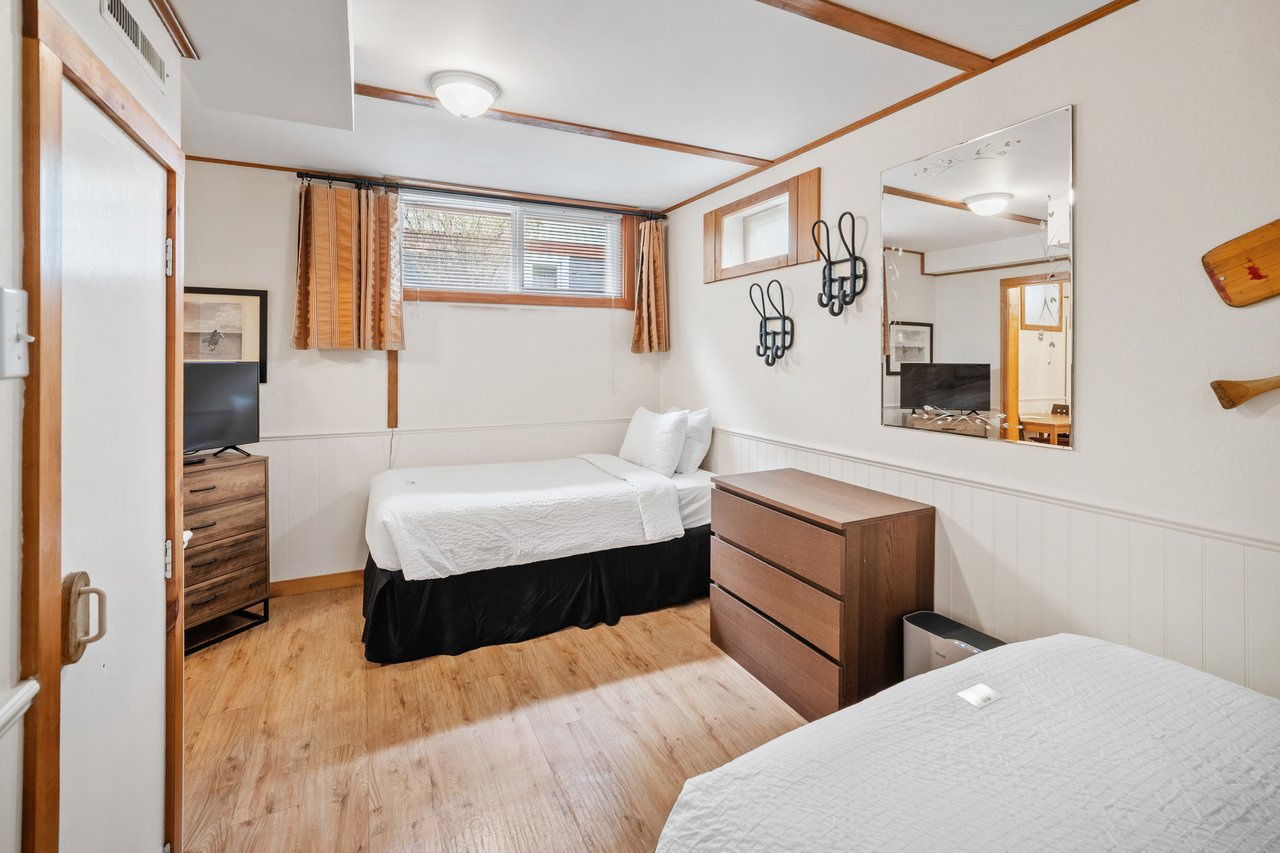 Beaver Street Cabins Banff | B&B Inn