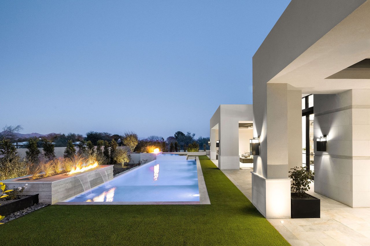 6512 E HUMMINGBIRD LN