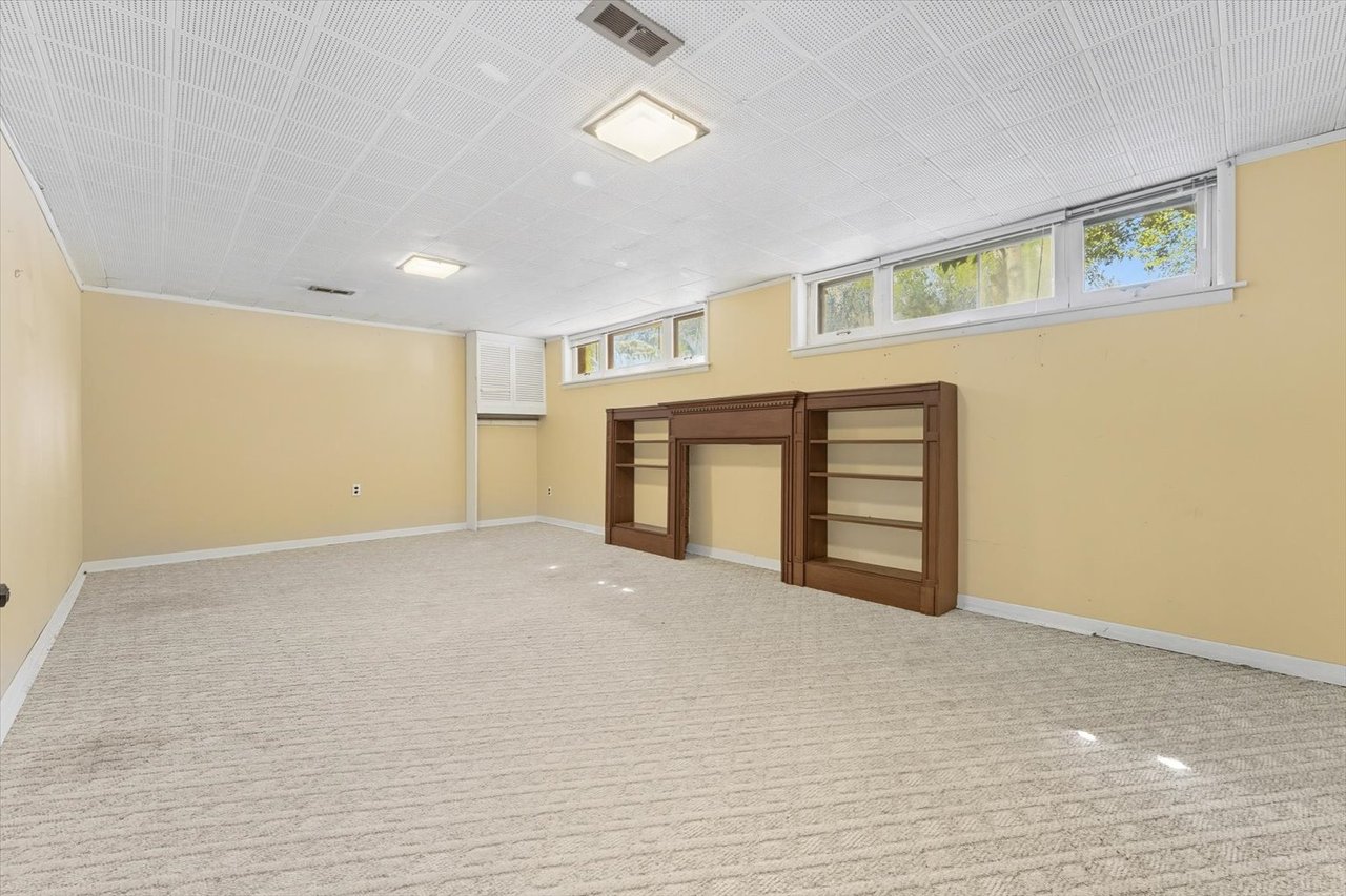 1229 Welwyn Dr