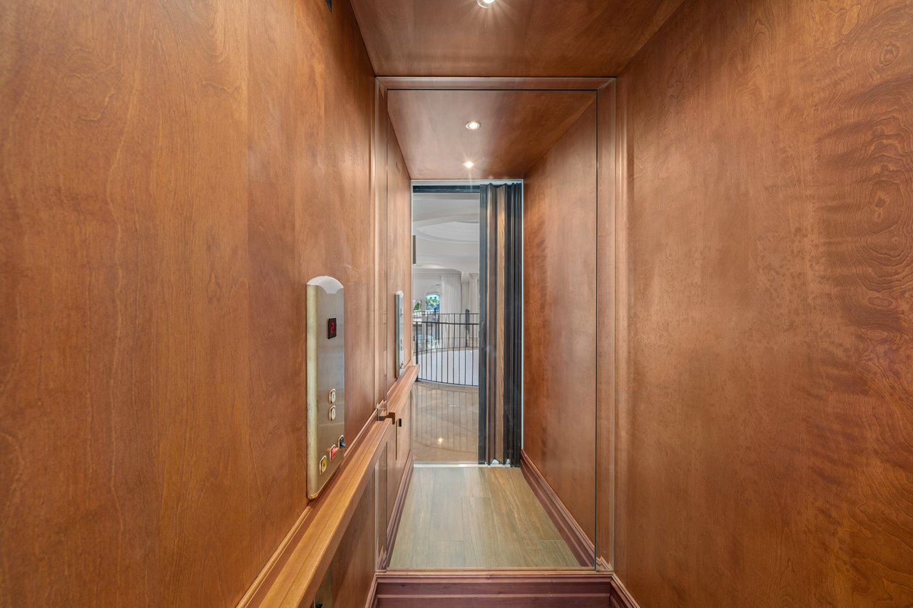 2593 SE 8th St, Pompano Beach, FL 33062