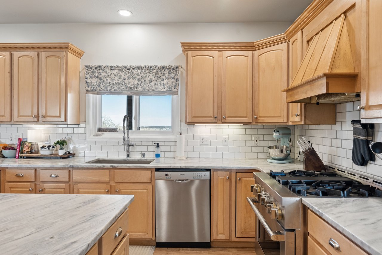 17885 Brick Heights