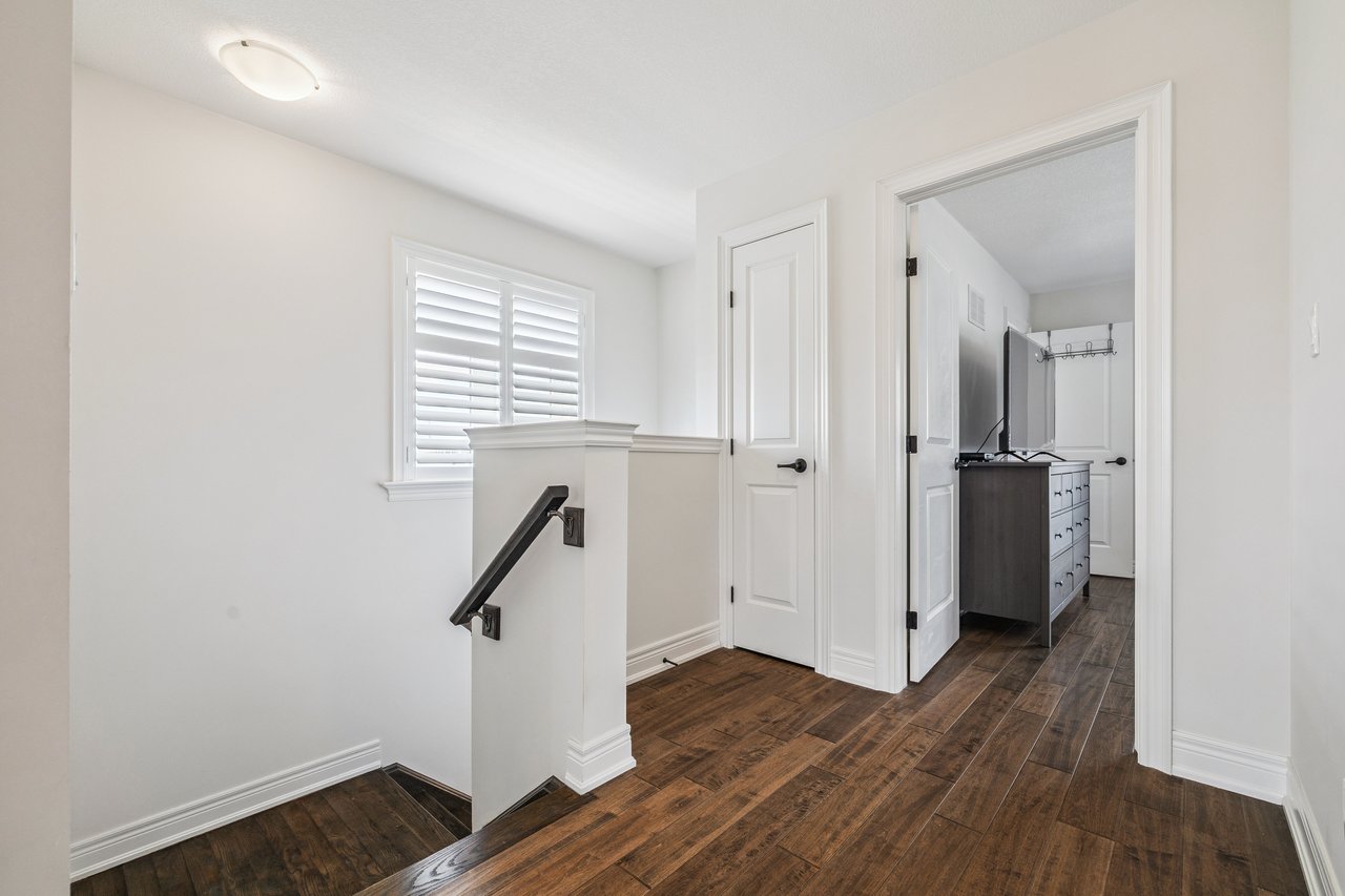 Beautifully updated END-UNIT townhome