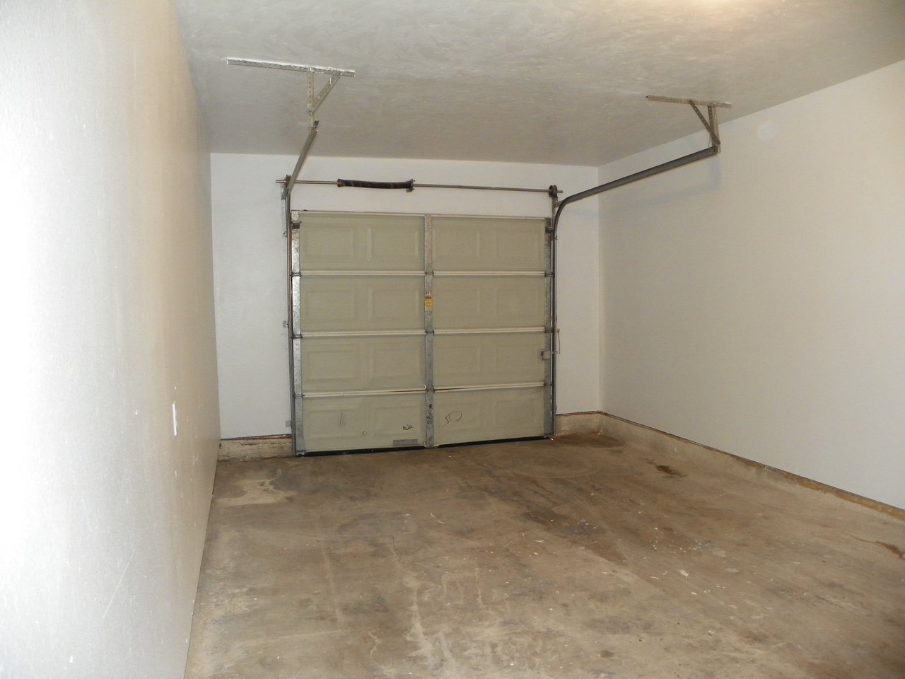 1209 Whispering Glenn Street