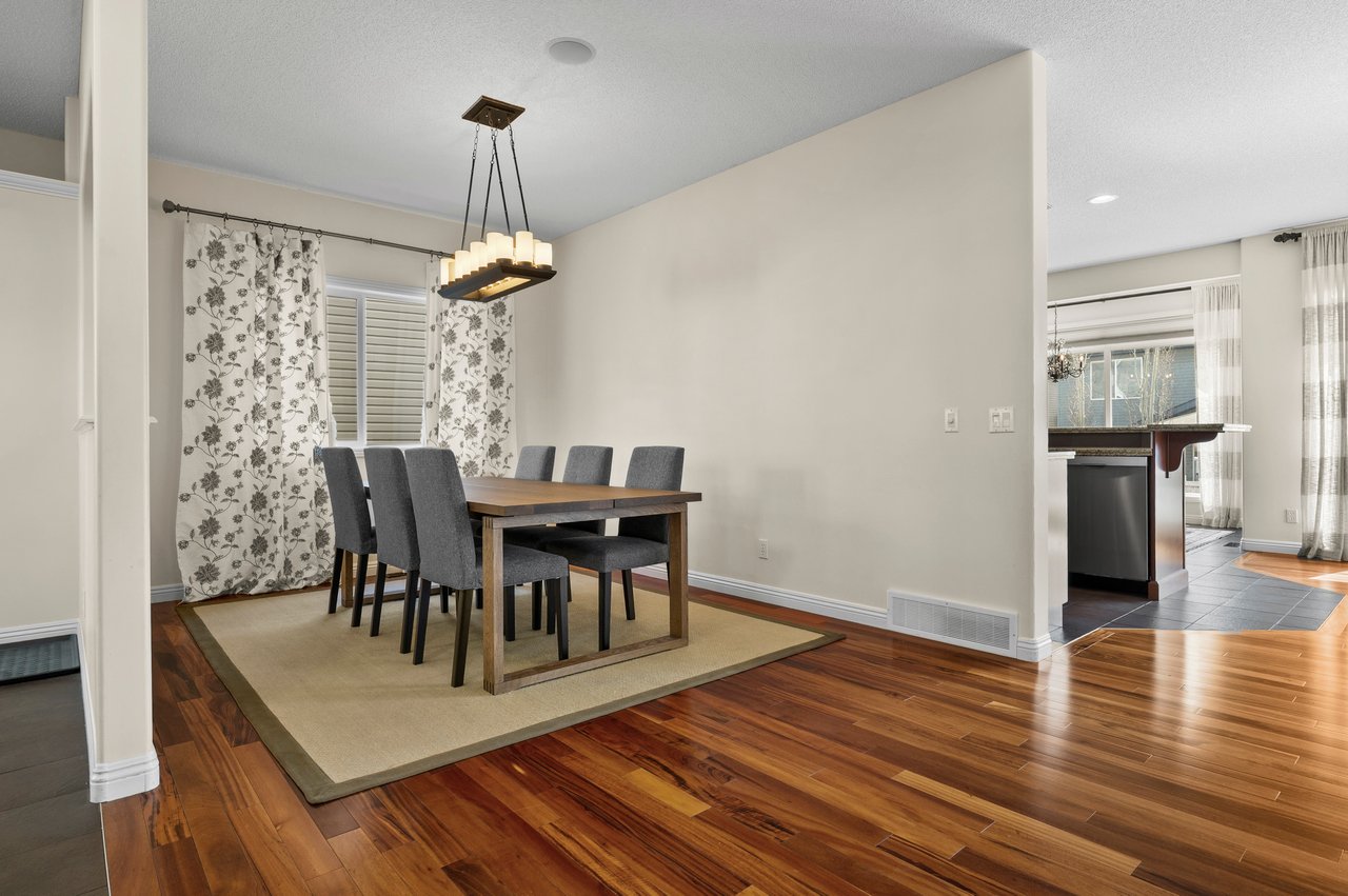 311 Royal Oak Circle NW