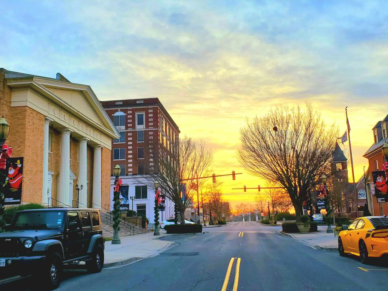 Neighborhoods in Charlotte That Feel Like a Small Town