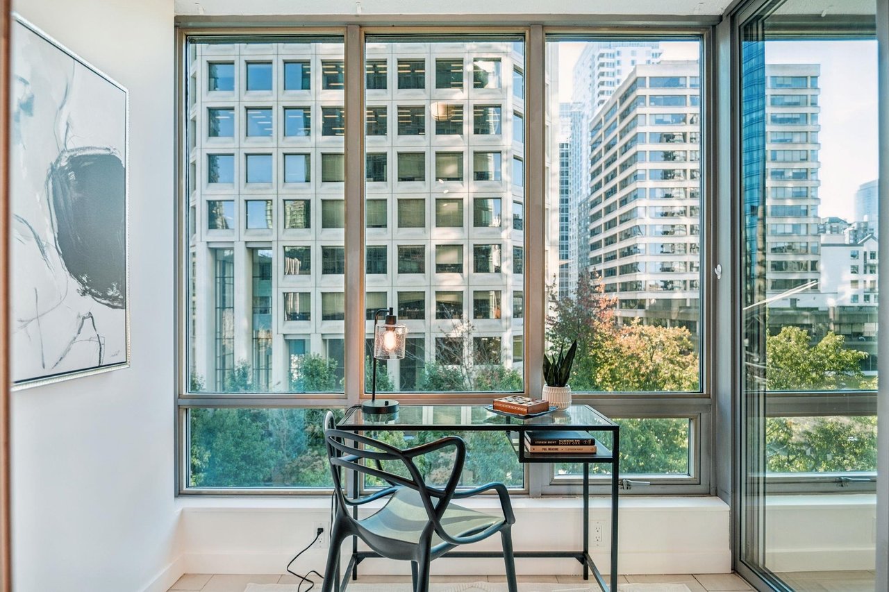 1200 W Georgia St, #706