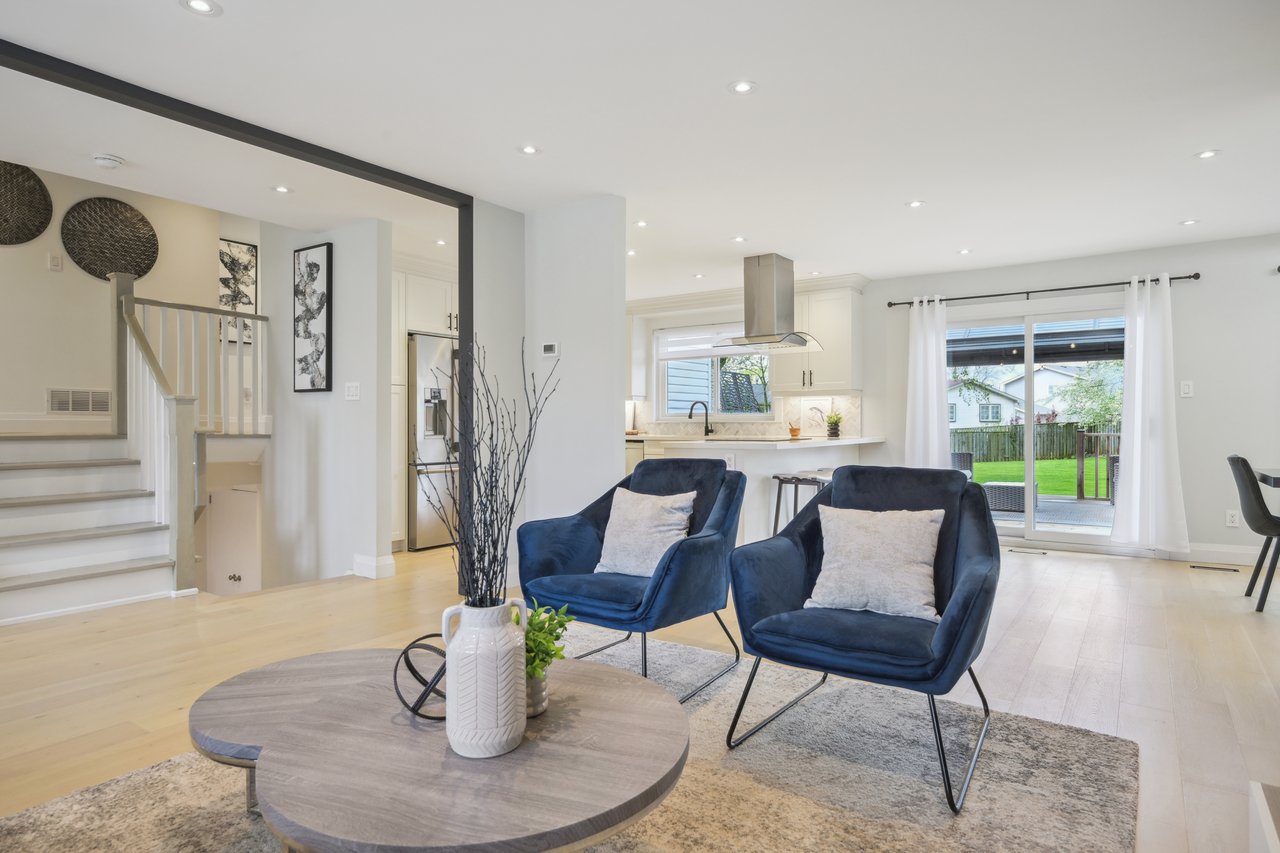Completely Renovated Sidesplit on an Exclusive Cul-De Sac