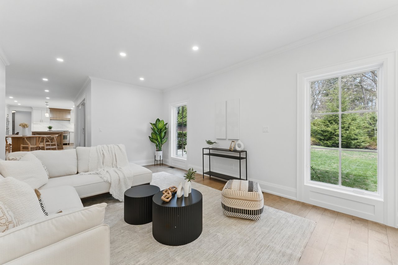 1543 Point-O-Woods Road