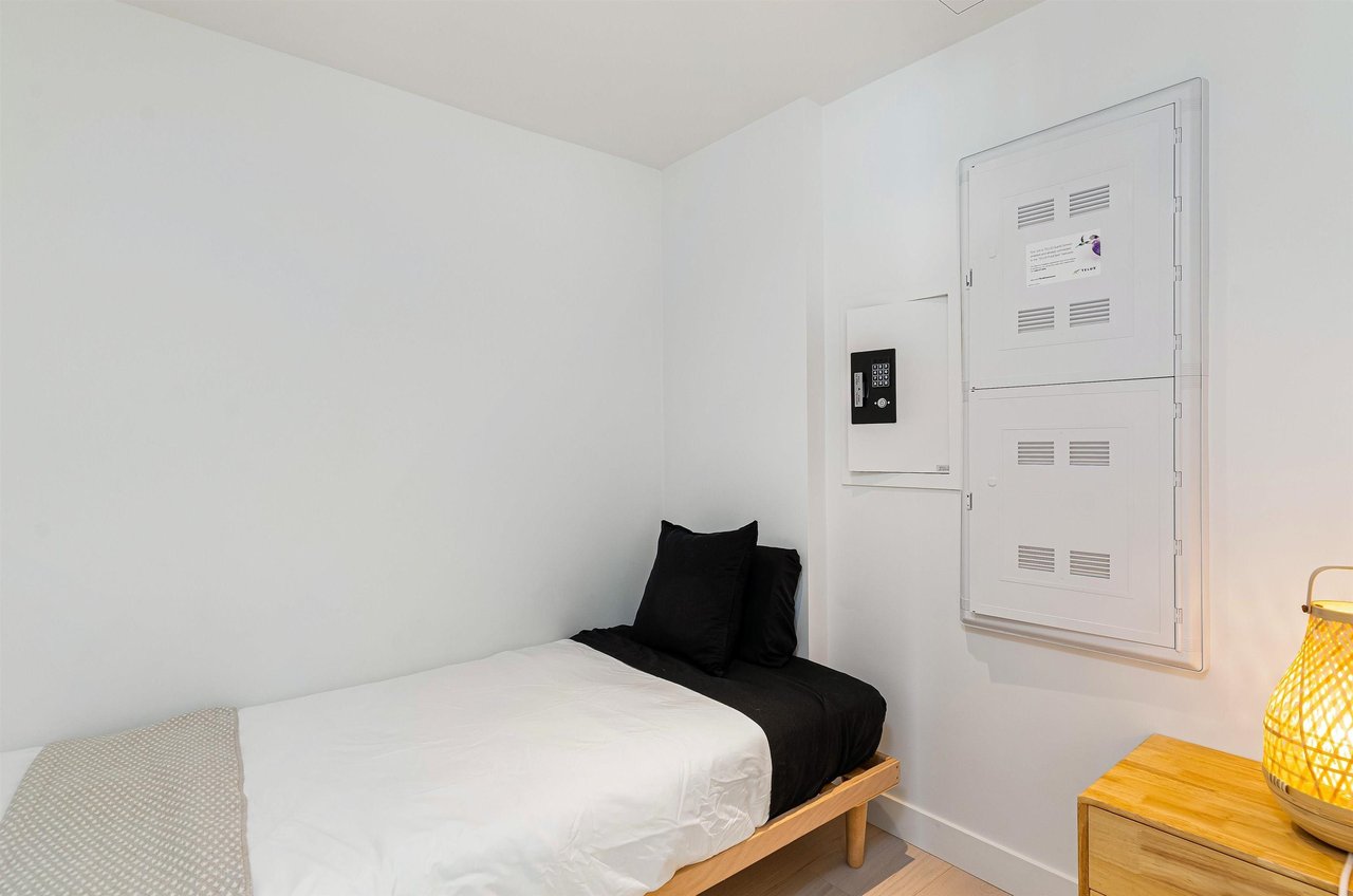 1289 Hornby St, #4905