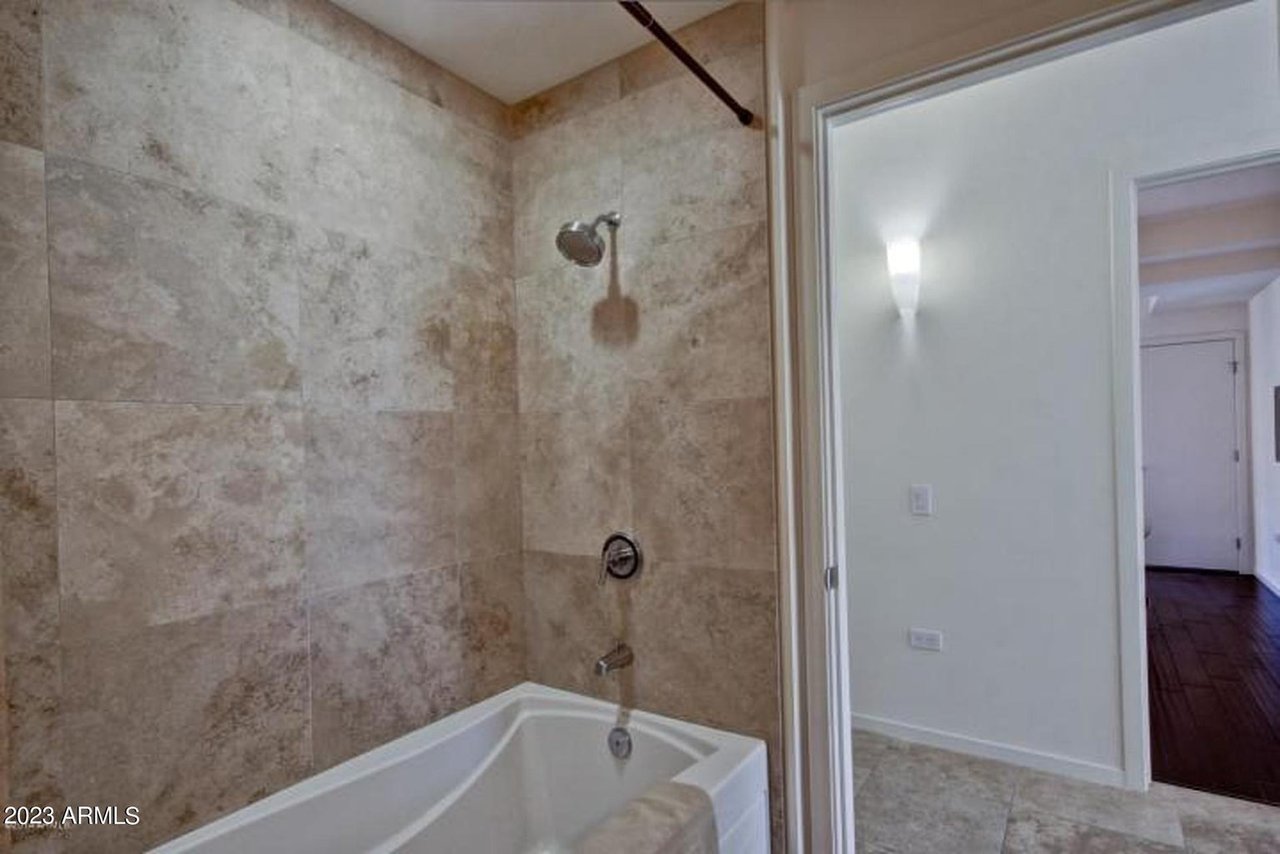 7131 E Rancho Vista Dr, #5001