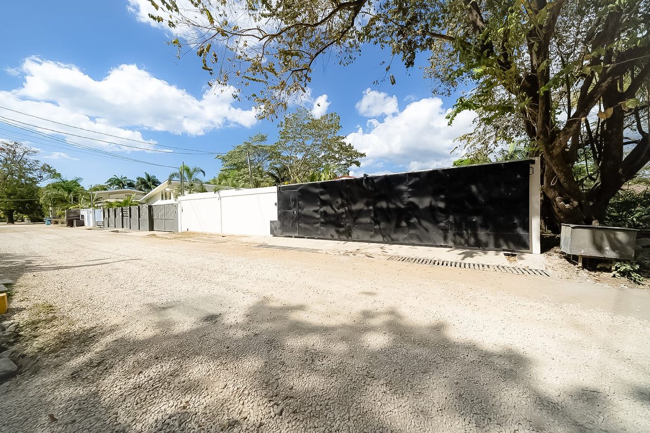 Casa Daniel | Modern Remodeled Duplex Just 500m from the Beach in Playa Potrero!