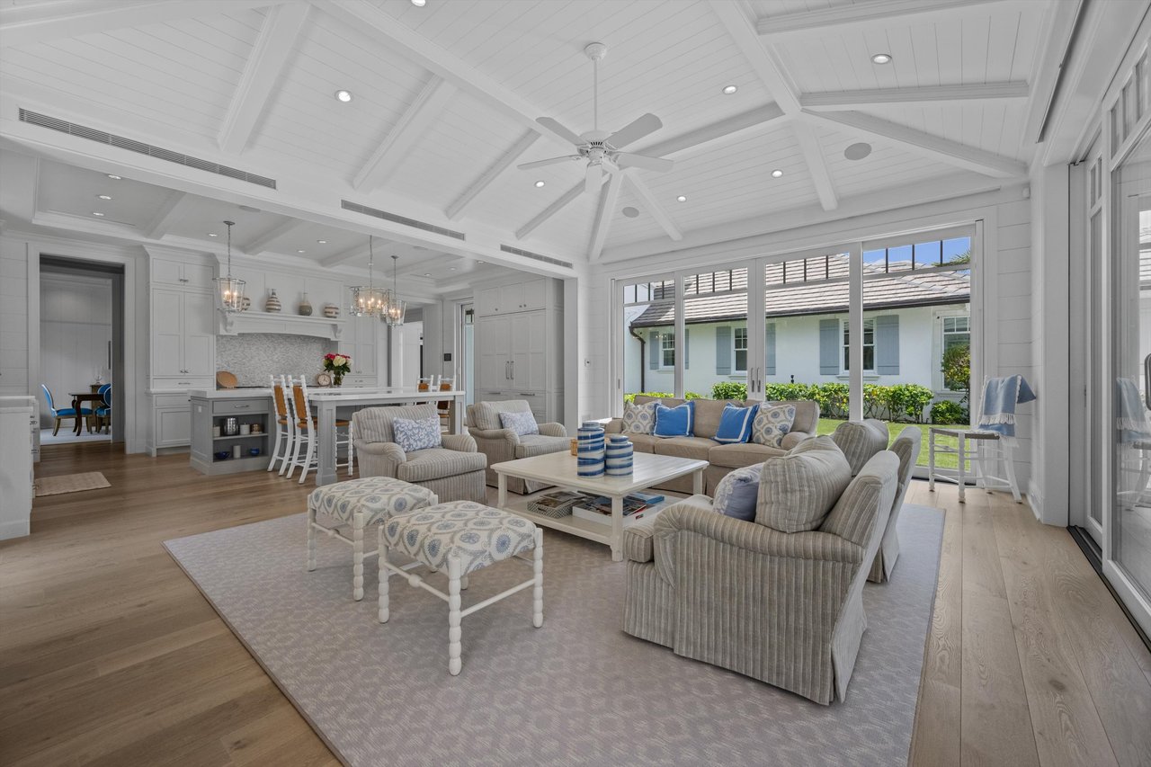 194 Locha Drive