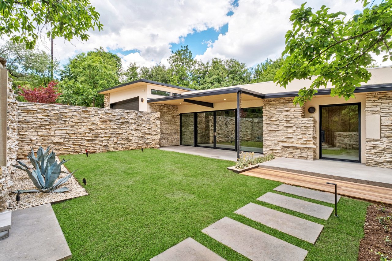 203 Wildcat Hollow and 100 Redbud Trail