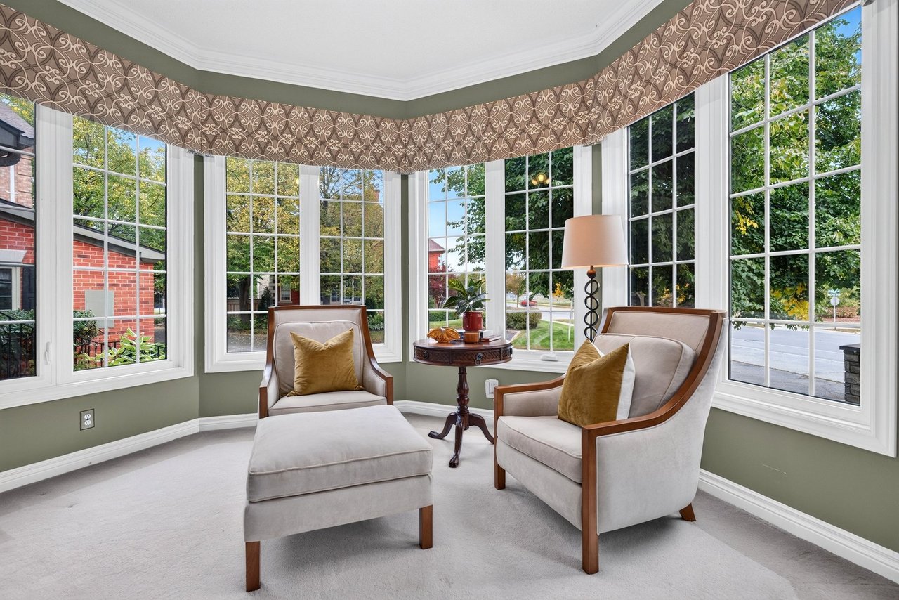 Executive Millcroft Townhome