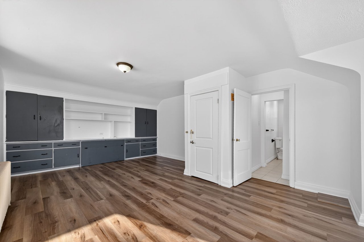 Beautifully Renovated Upper-Unit