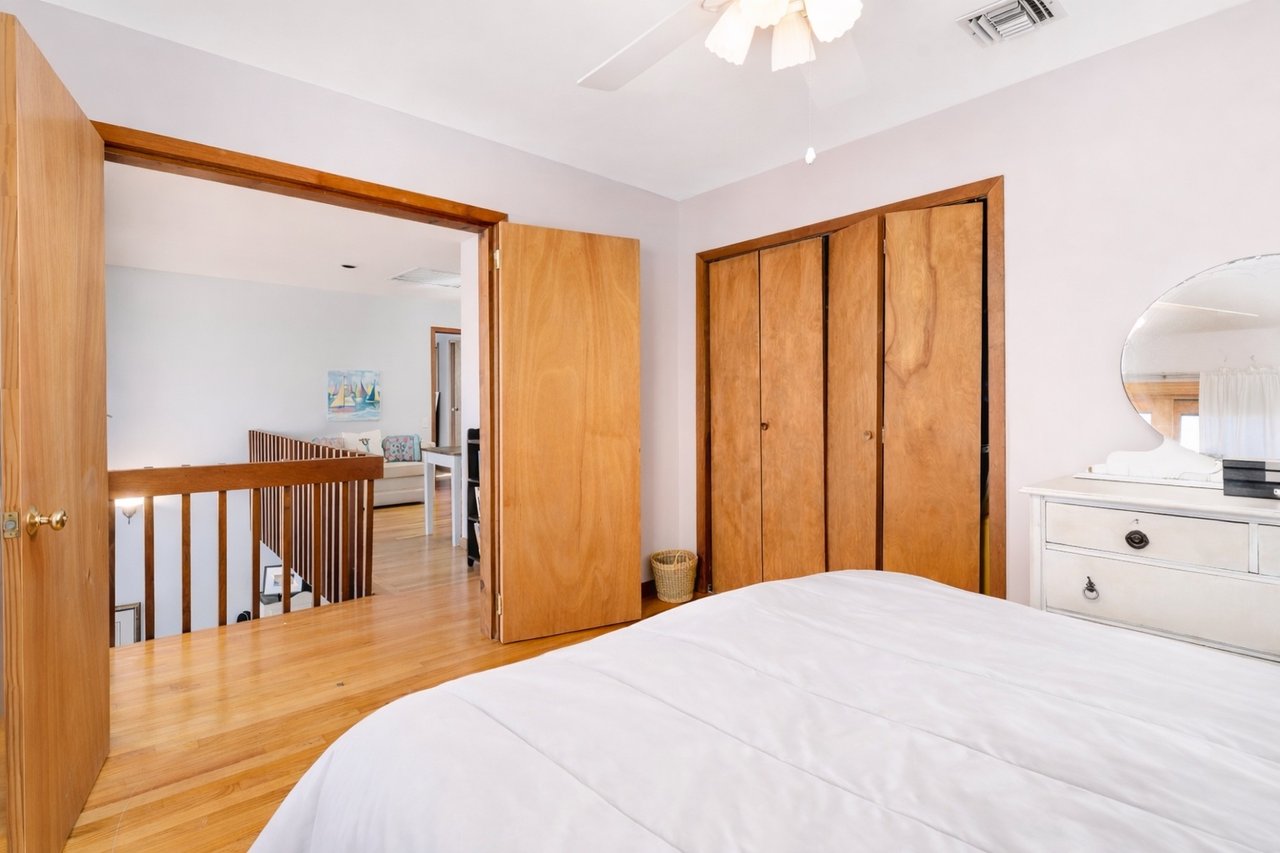 48 Island View Drive West