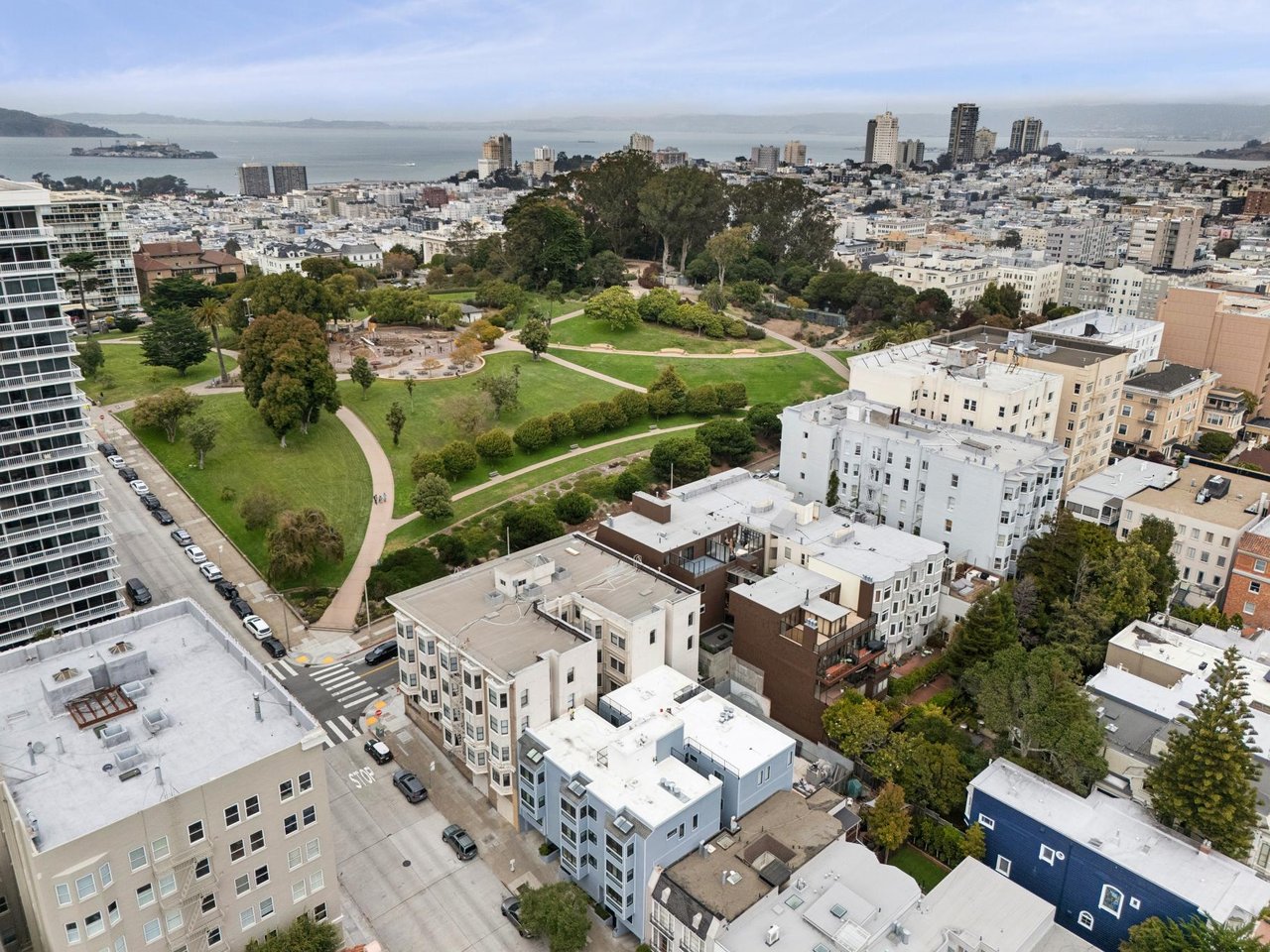 2040 Laguna