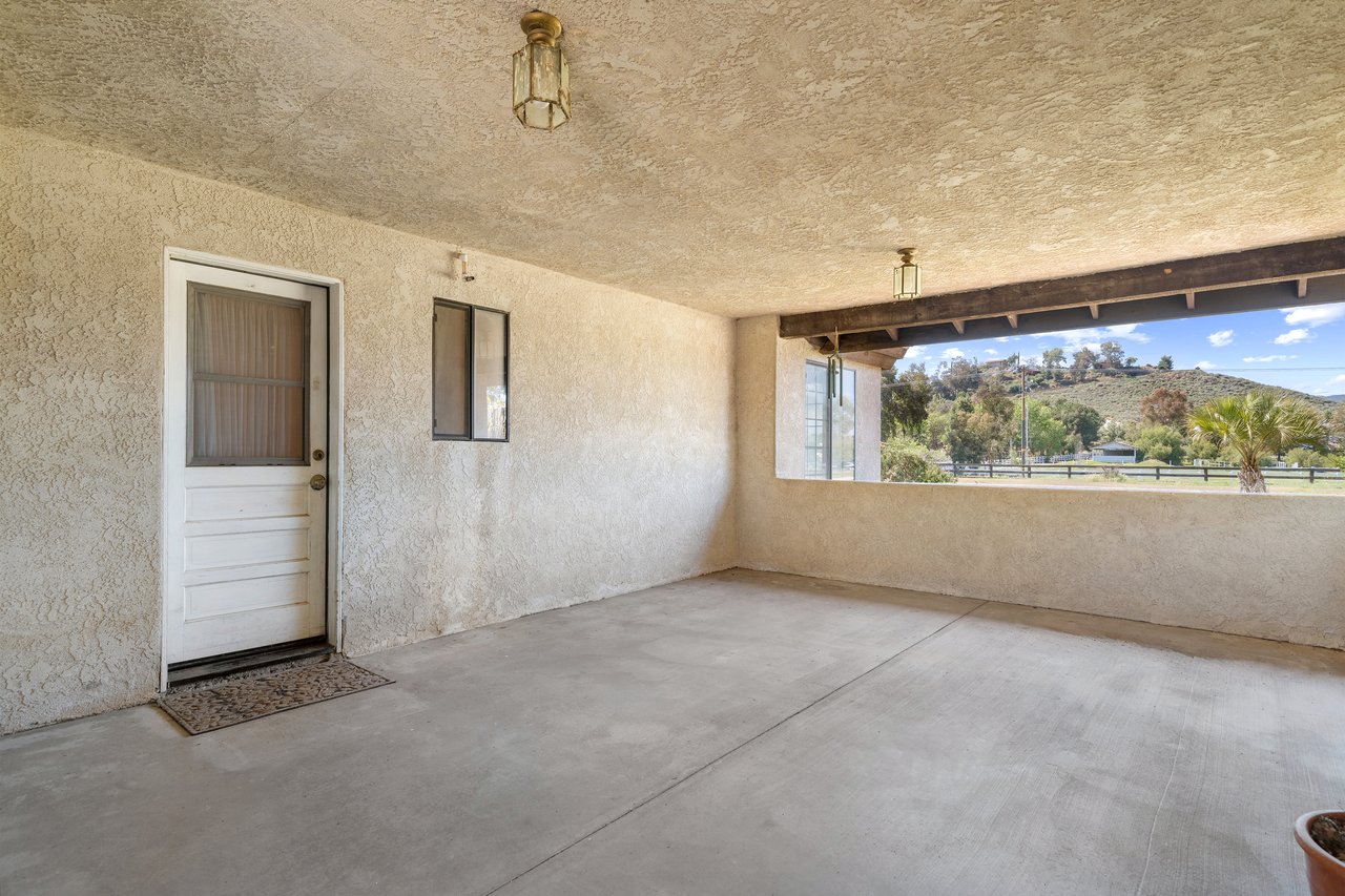 20425 Avenida Castilla