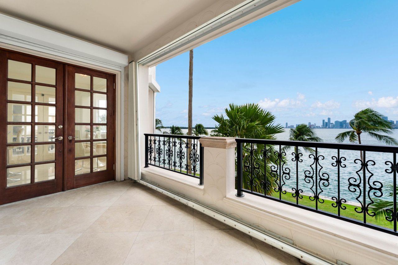 5233 Fisher Island Dr, Unit 5233