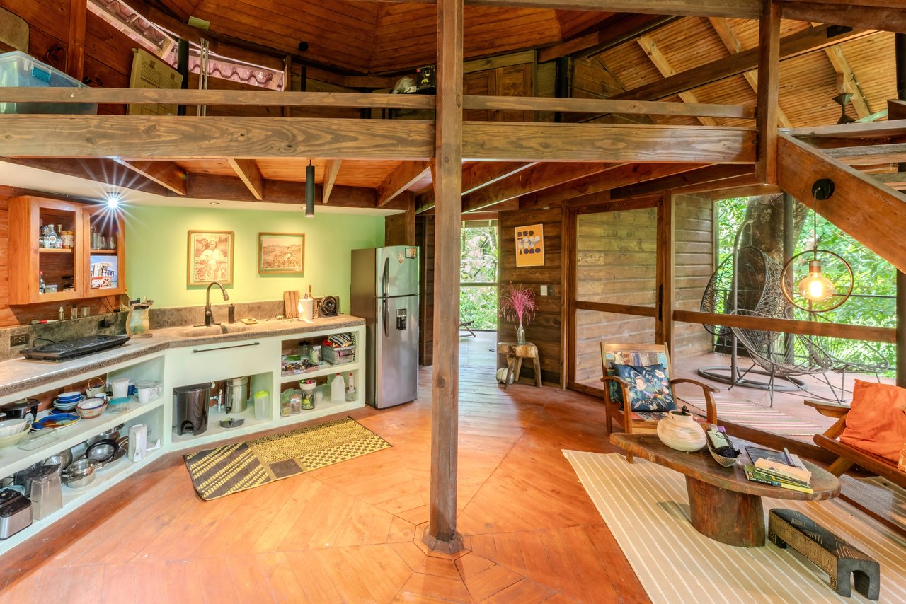 Waterfall Retreat with Casita & Build-Ready Lot in Cascada Azul, Baru