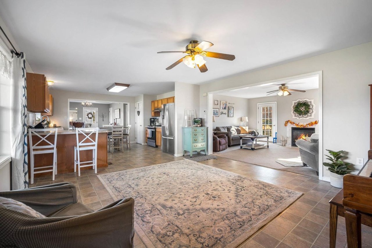 156 N Odessa Ave