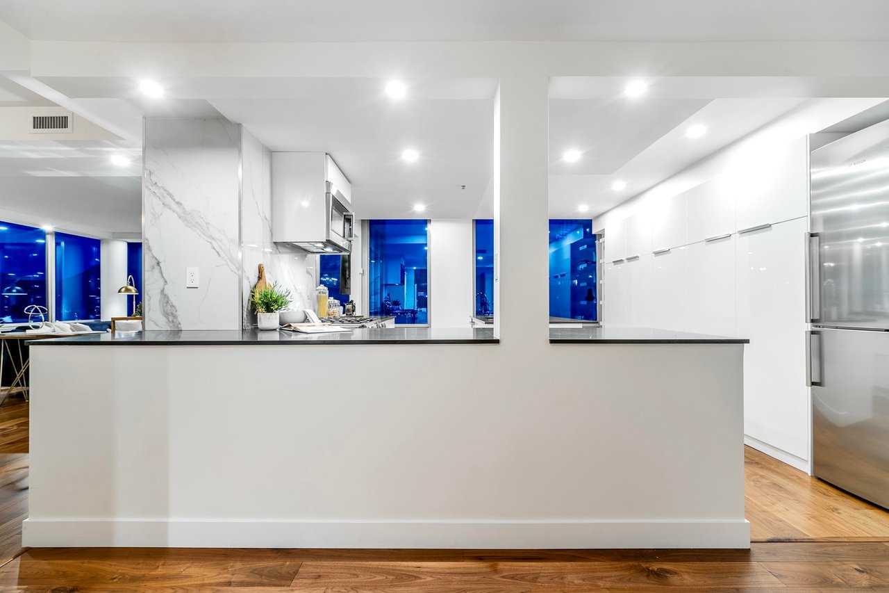 3303-1200 W Georgia St