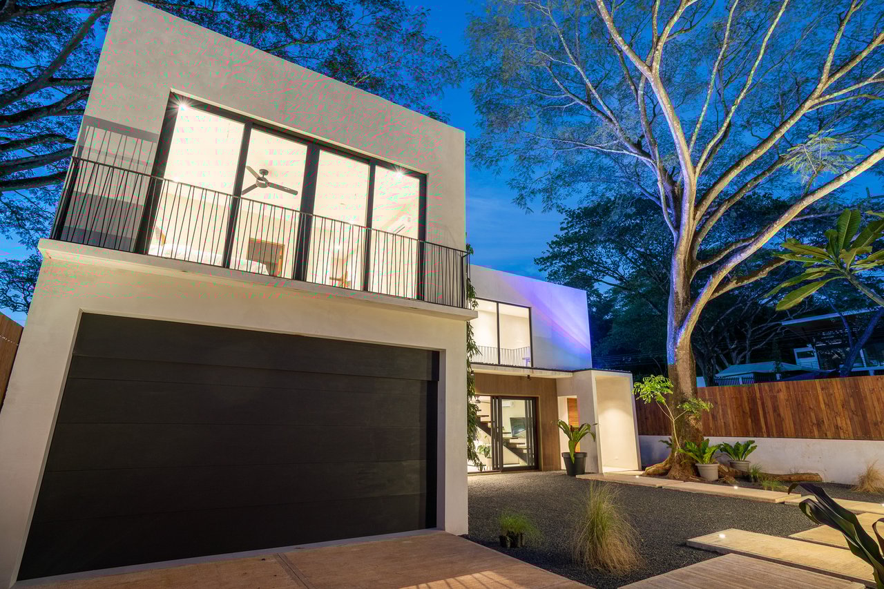 Casa Ko | Tropical Modern 4BR Retreat in Tamarindo with Exclusive Beach Club Membership
