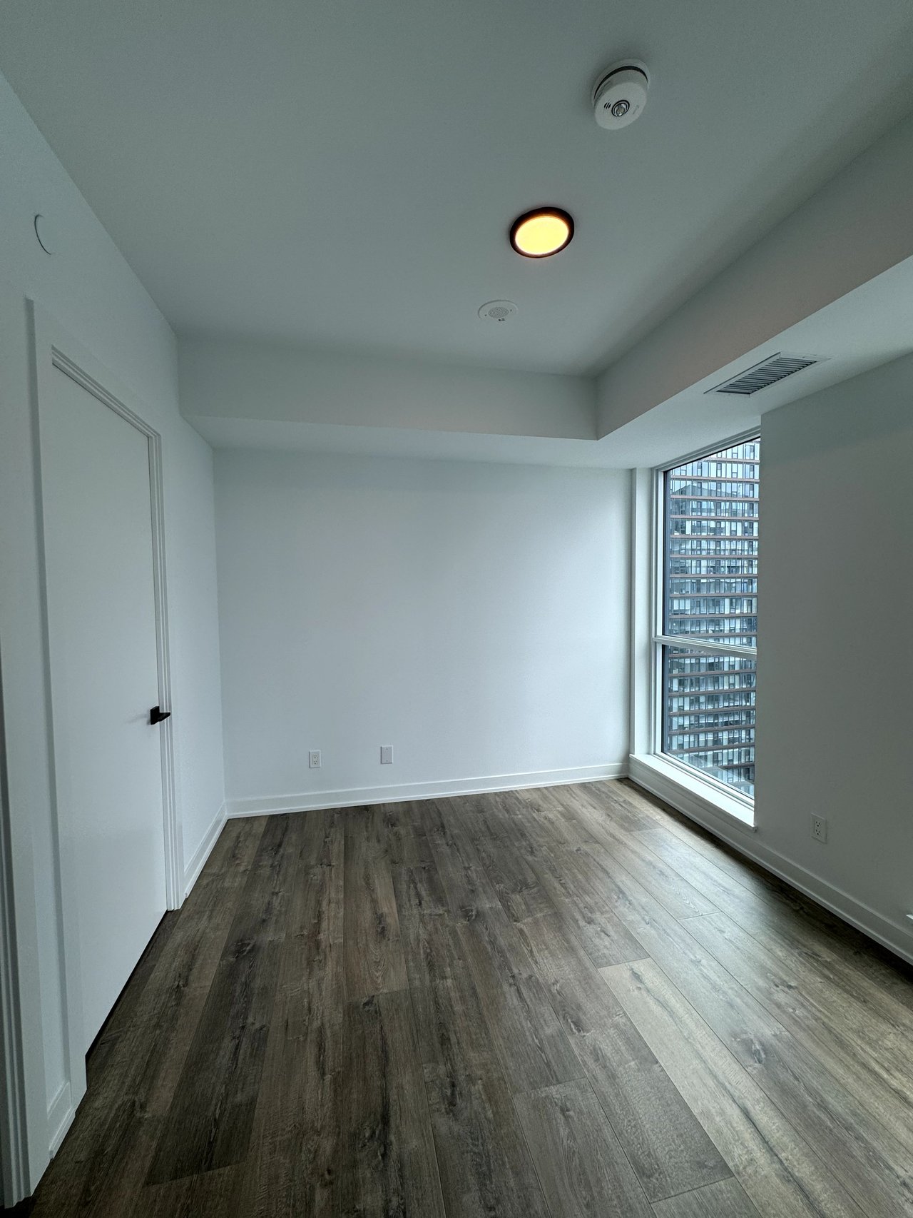 327 King Street W Unit: 4105