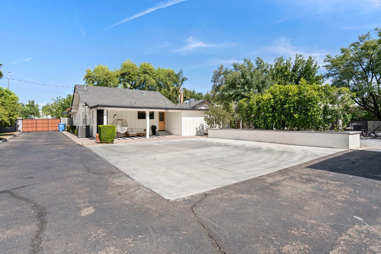 6740 N 7TH Street