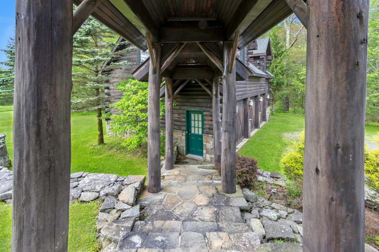 Burt's Lodge