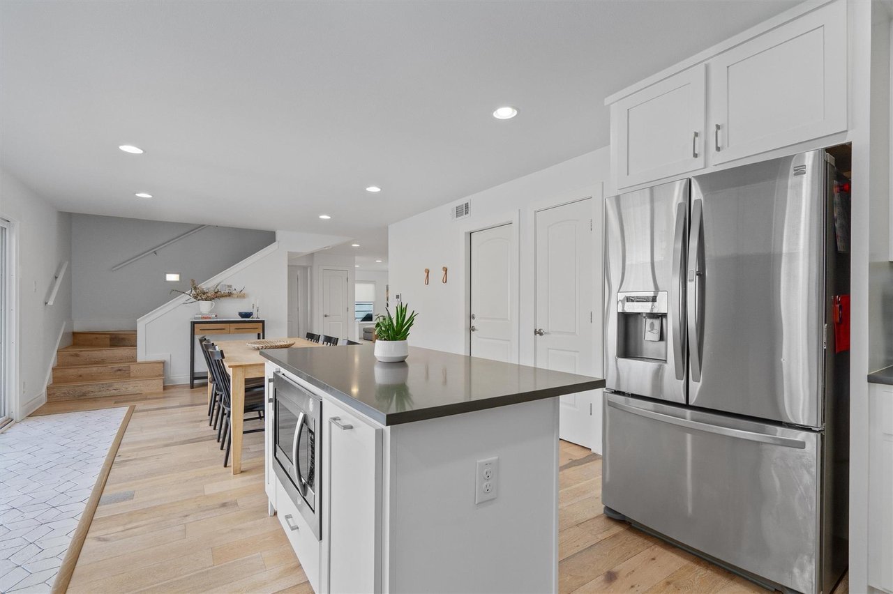 3106 Carlisle Dr