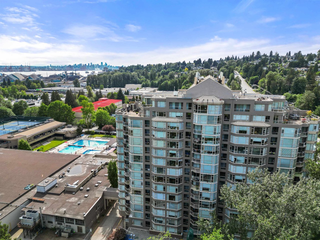 512-1327 E Keith Rd