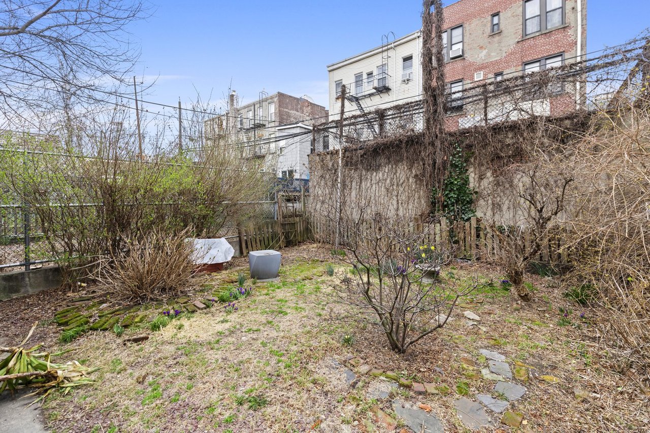 683 Leonard Street