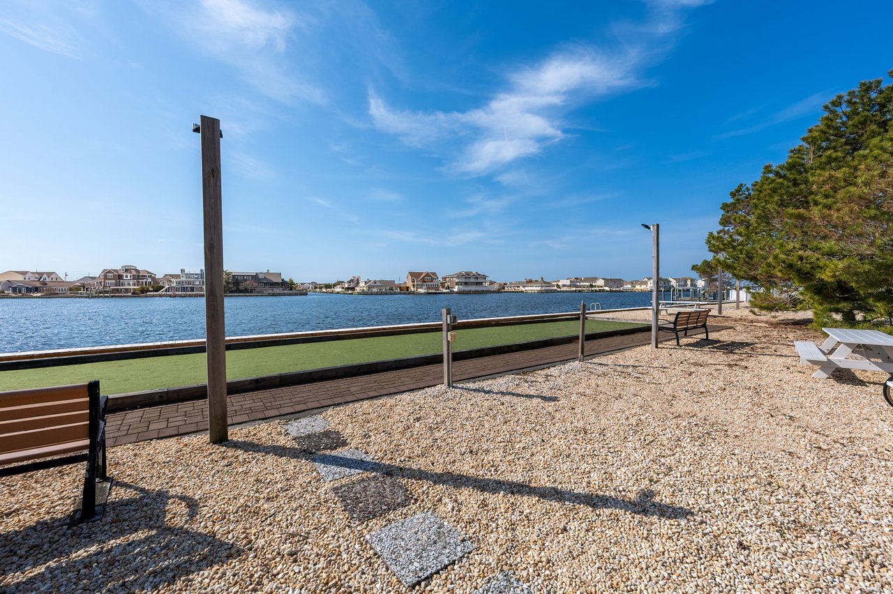 Exclusive Curtis Point Home with Pool