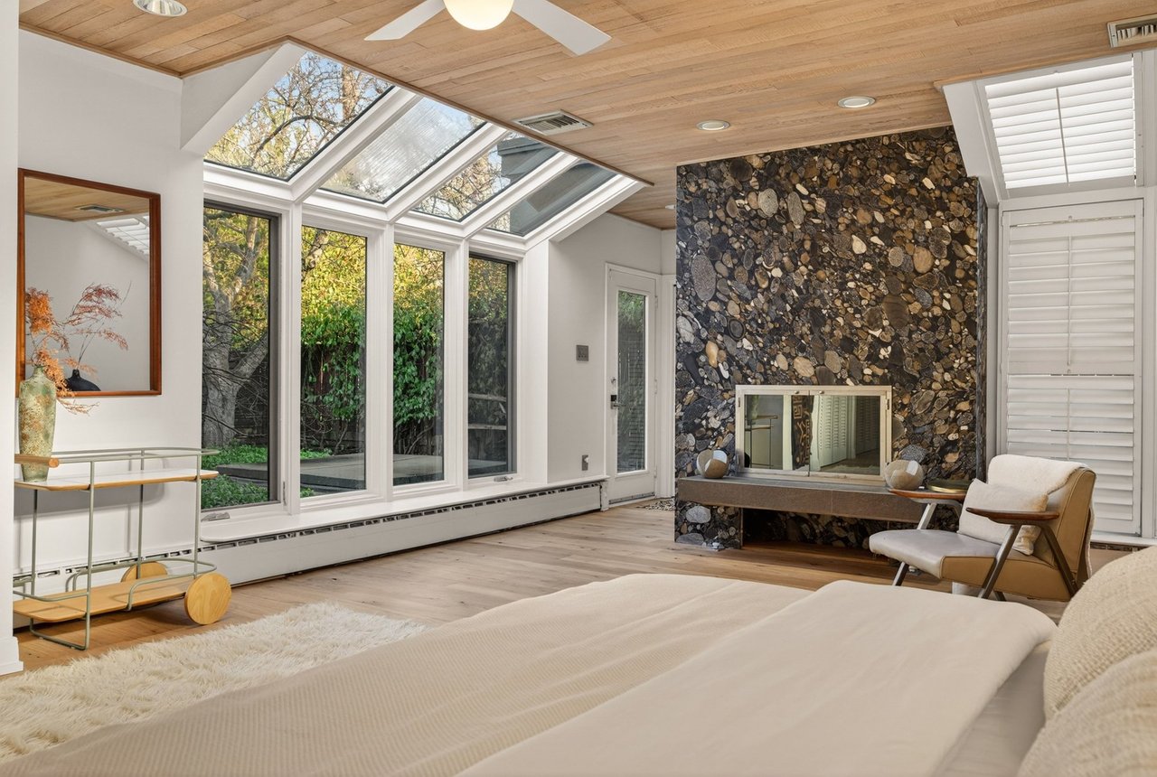 Inspiring MCM Residence