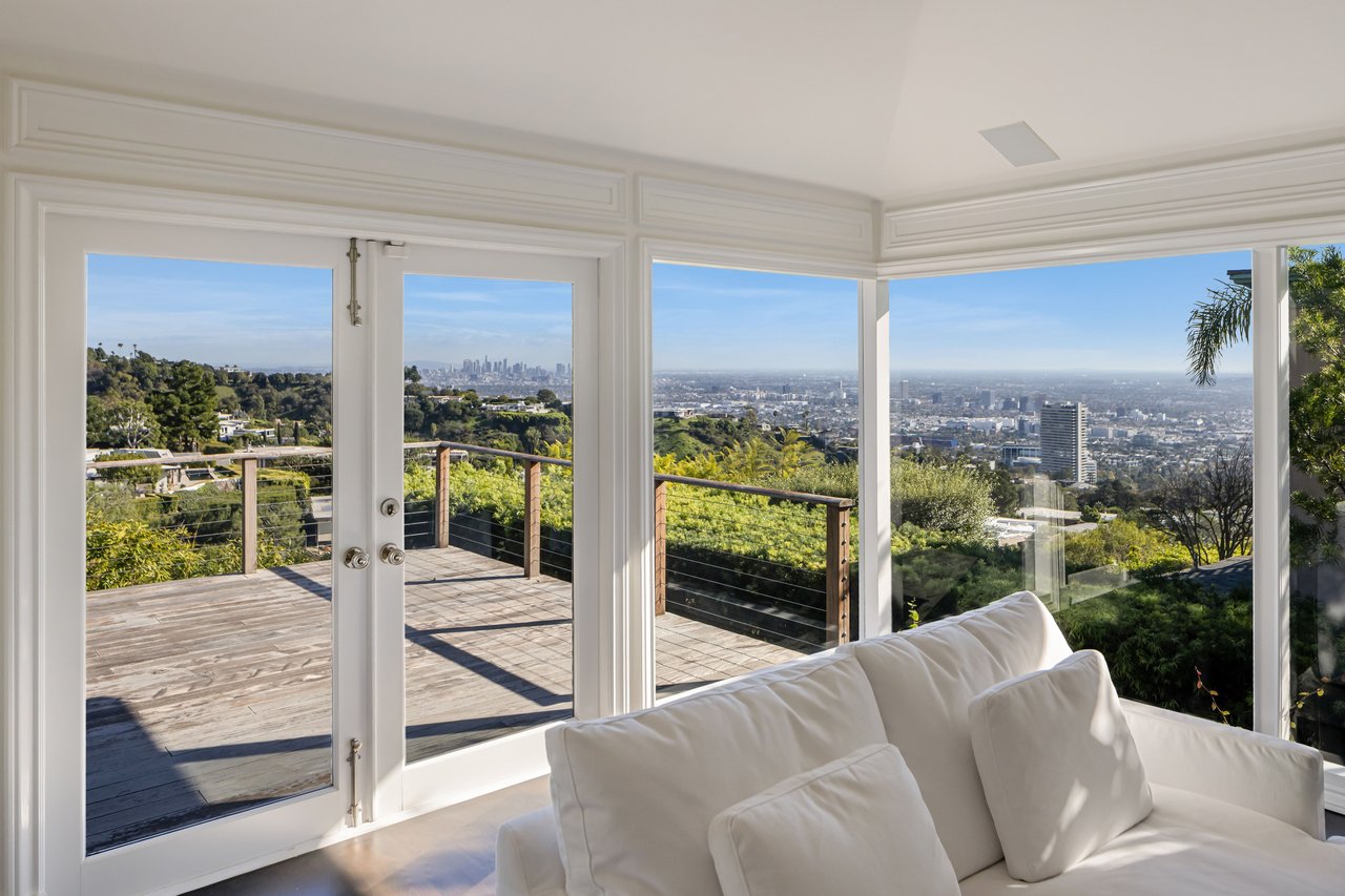 1612 Gilcrest Dr, Beverly Hills