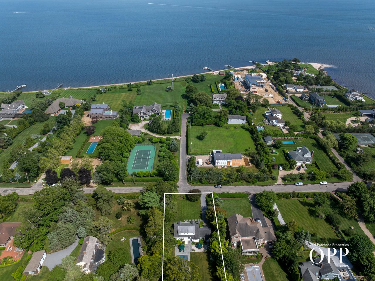 Estate-Section Sanctuary with manicured Gardens