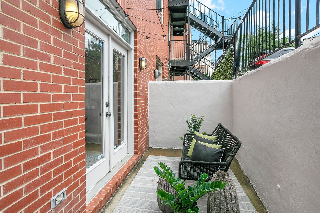 27 Logan Cir NW, Unit 5