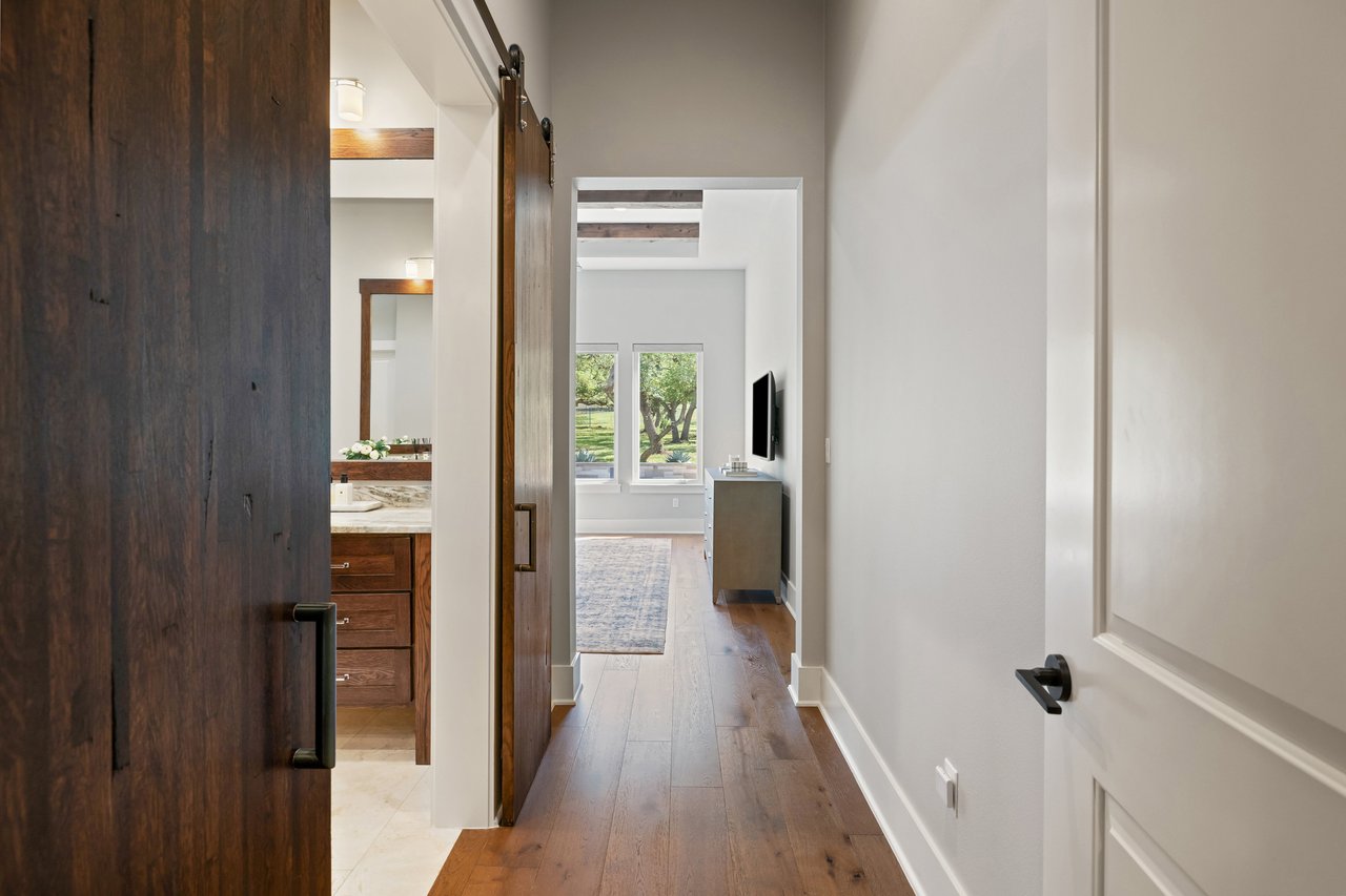 8325 Lakewood Ridge Cv