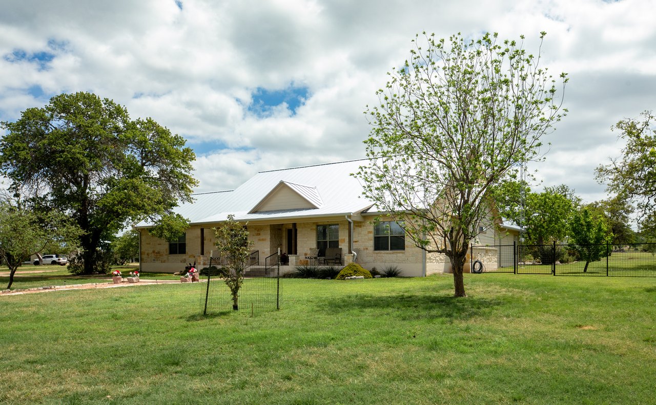 156 Northview Ln, Fredericksburg, TX