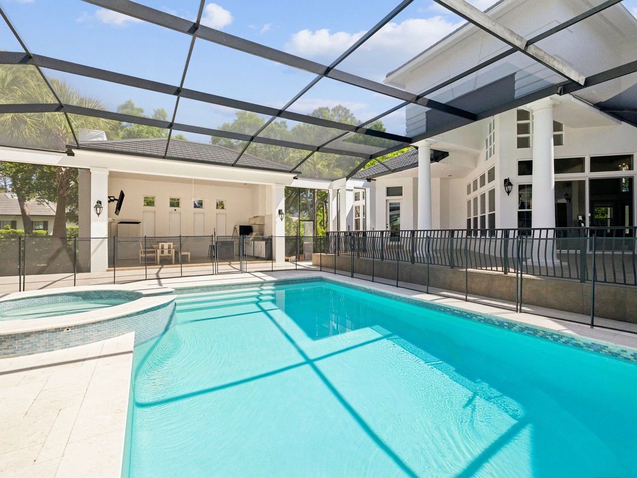 An Elevated Retreat Within Sandestin’s Island Green