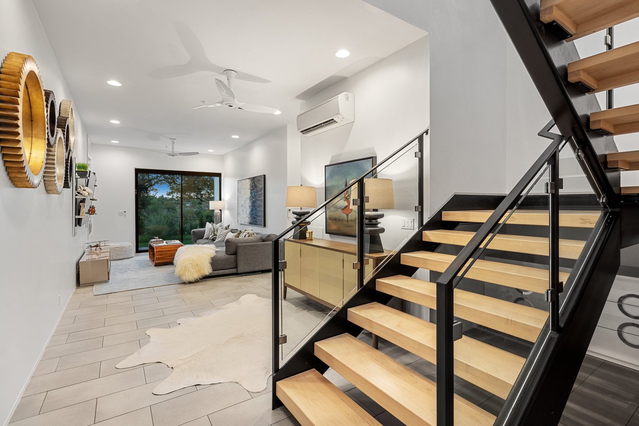 Modern Masterpiece in West Lake Hills