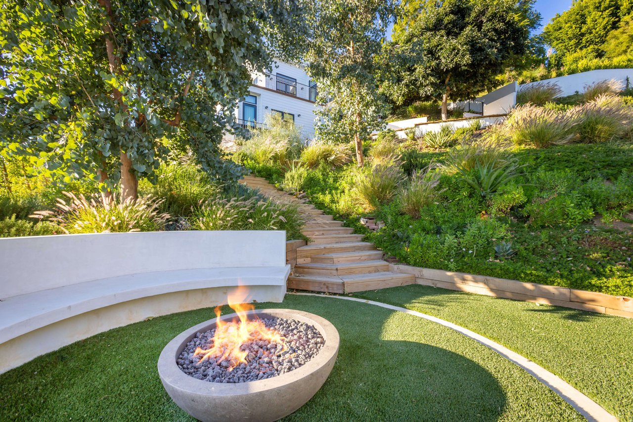 Malibu Hideaway w Ocean View, Hot Tub & Fire Pit